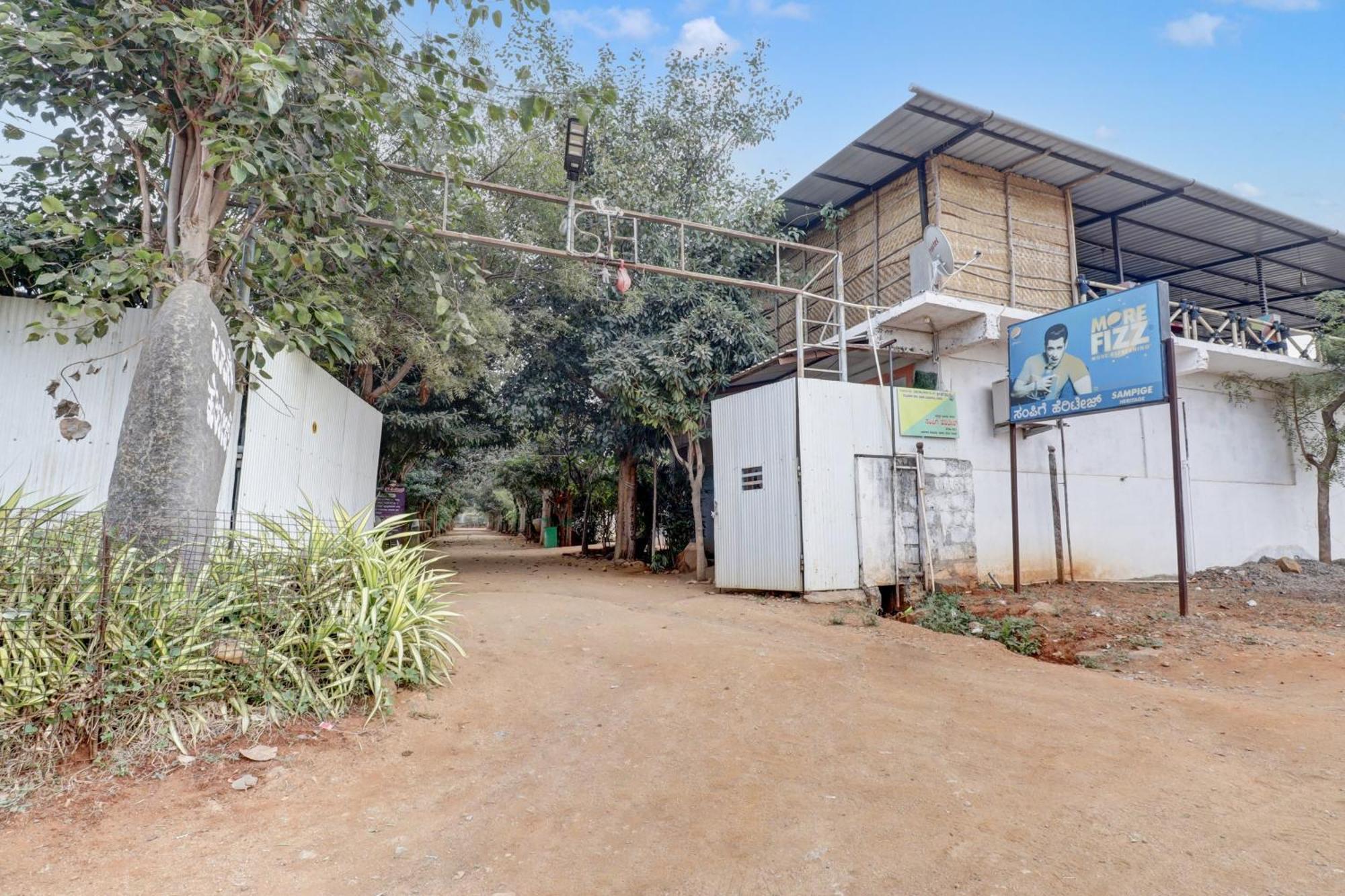 Oyo Sampige Heritage Hotel Koppal Exterior photo